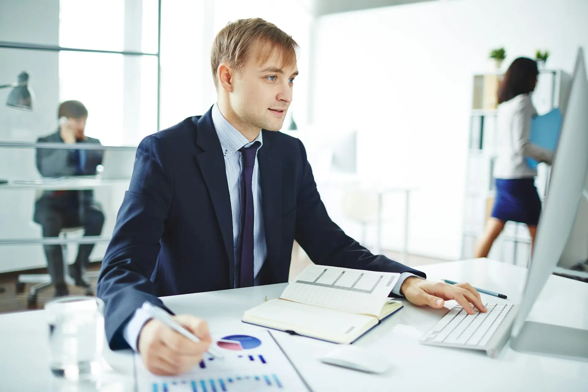 Cursos presenciais ou online em Guarulhos: qual formato é melhor para sua carreira?